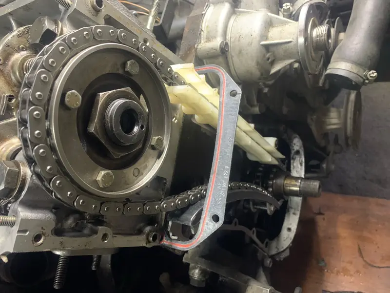 BMW E32: прокладка ГБЦ, цепь ГРМ и регулировка клапанов, фото 2 из 2