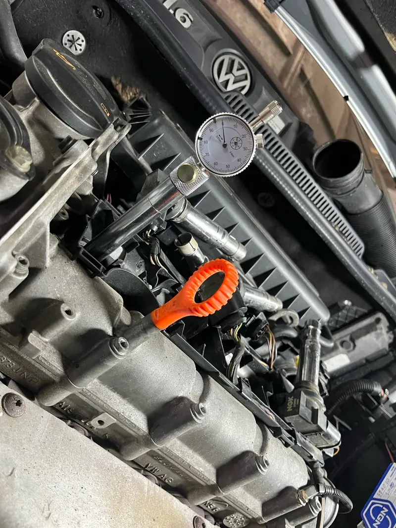 Volkswagen Polo: сальник коленвала и переуплотнение поддона, фото 1 из 2