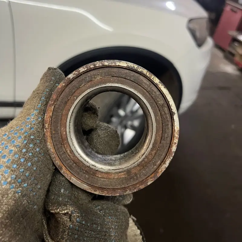 Volkswagen Touareg: замена ступичного подшипника, фото 2 из 2