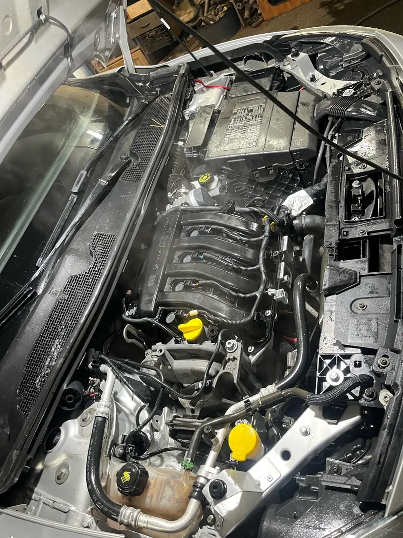Renault Fluence: гРМ, термостат и жидкости, фото 1 из 2